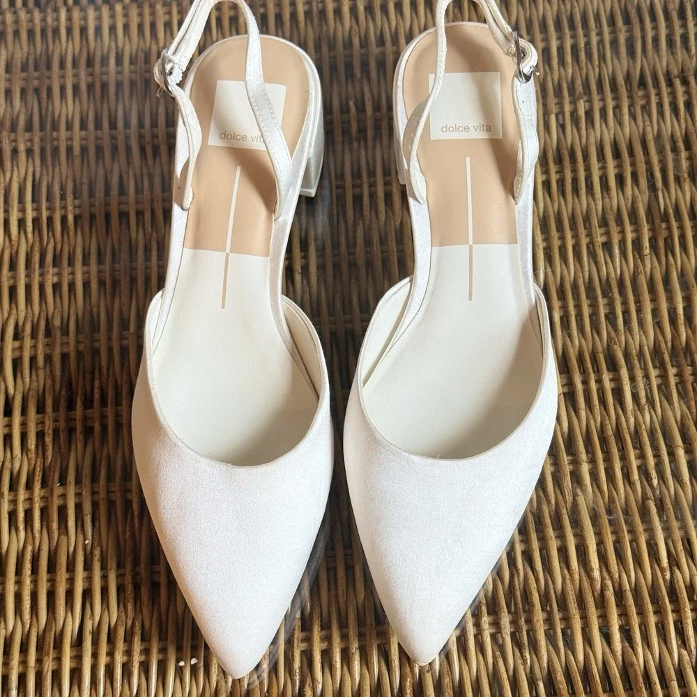 Dolce Vita Carel Pointed Toe Low Block Heel Pumps True White Satin Sz 7